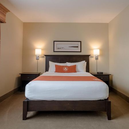 Amsterdam Inn & Suites Sussex Esterno foto
