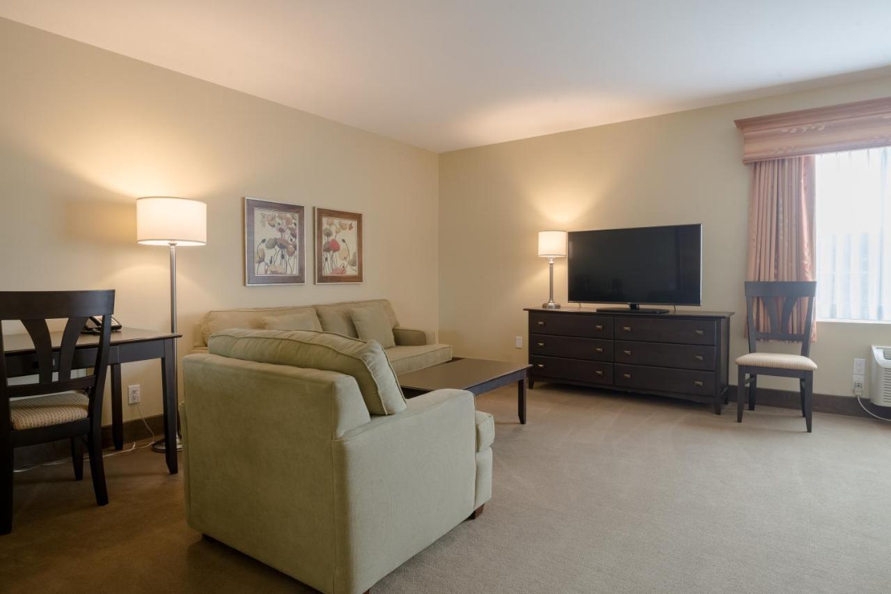 Amsterdam Inn & Suites Sussex Esterno foto